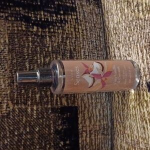 4/$40 New Avon Senses Cozy Vanilla & Coconut Body Mist - 236 mL
